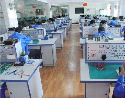 云南省電子信息技工學(xué)校計(jì)算機(jī)網(wǎng)絡(luò)設(shè)備的安裝與維護(hù)專業(yè)初級中學(xué)生報(bào)名指南